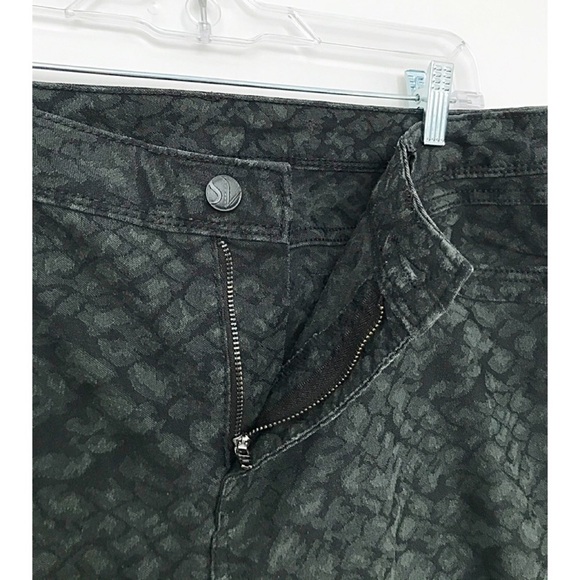 SIMPLY VERA VW Skinny Stretch Ankle Embossed Pants - Picture 5 of 8